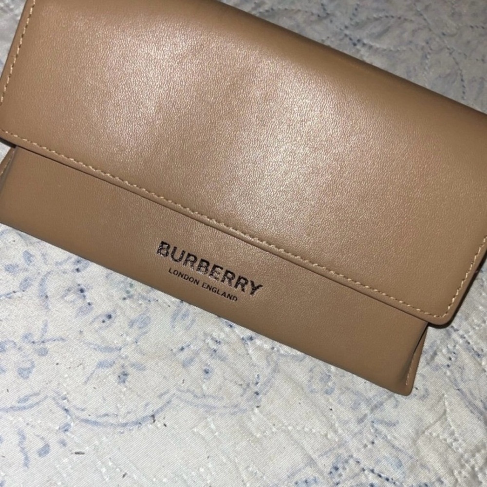 Burberry Sunglass Case